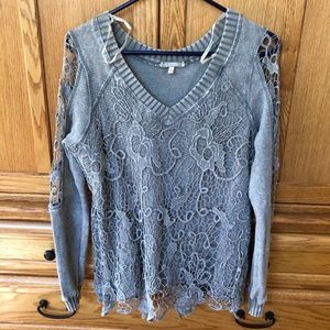 Gimmicks by The BUCKLE Open back Sweatshirt